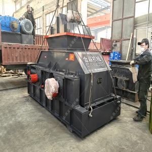 1200x800大型液壓對輥制砂機發貨圖片