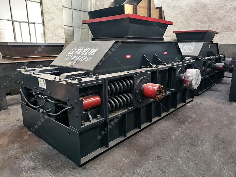 大型鐵礦石對(duì)輥制砂機(jī)多少錢(qián)一臺(tái)? 大型鐵礦石對(duì)輥制砂機(jī)多少錢(qián)一臺(tái)?