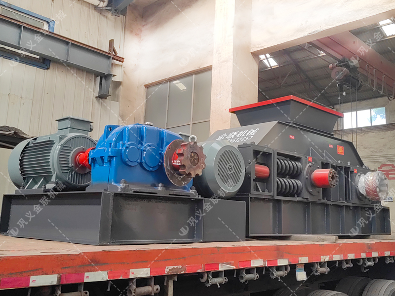 兩臺2PG1208大型河卵石制砂機發貨圖片