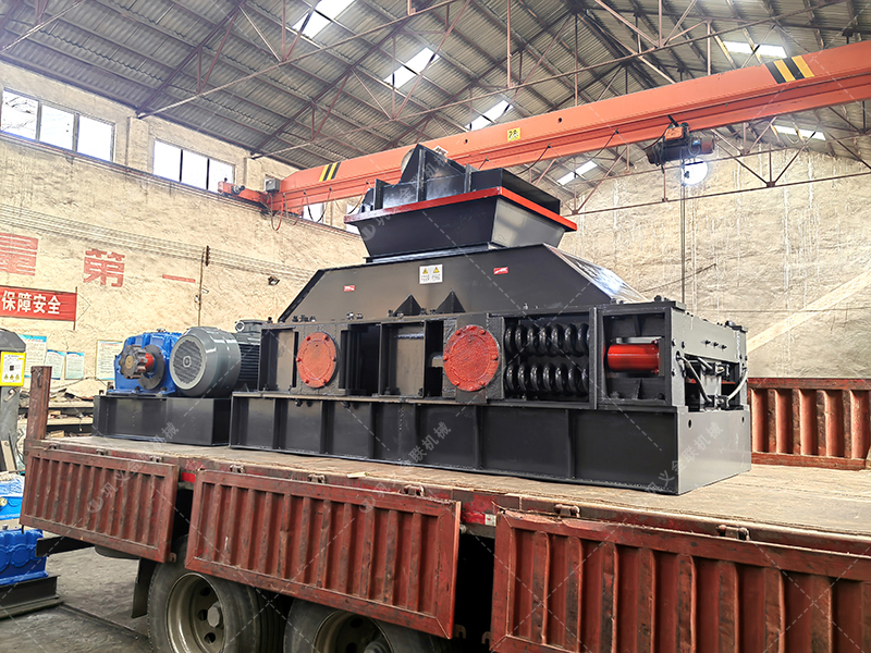 2PG1200X800大型全自動(dòng)對輥制砂機(jī)發(fā)往四川成都