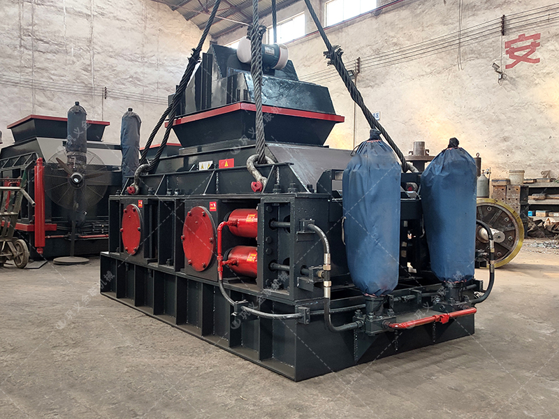 中型1000x700半自動液壓對輥破碎機發貨 破碎石料