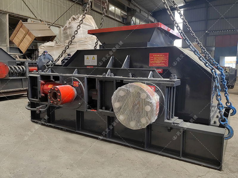 中型1000x700半自動液壓對輥破碎機發貨 破碎石料