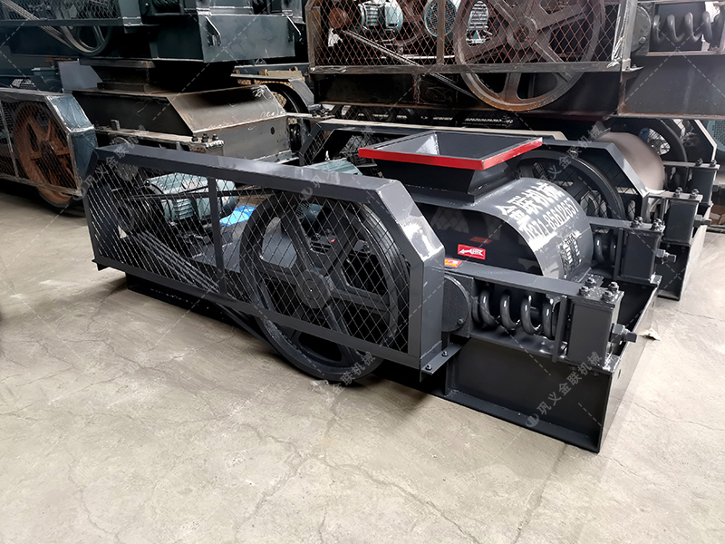 小型對輥破碎機生產線發貨圖片